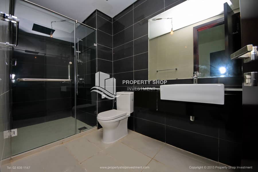 12 2-br-apartment-abu-dhabi-al-reem-island-marina-square-mag-5-residences-bathroom. JPG