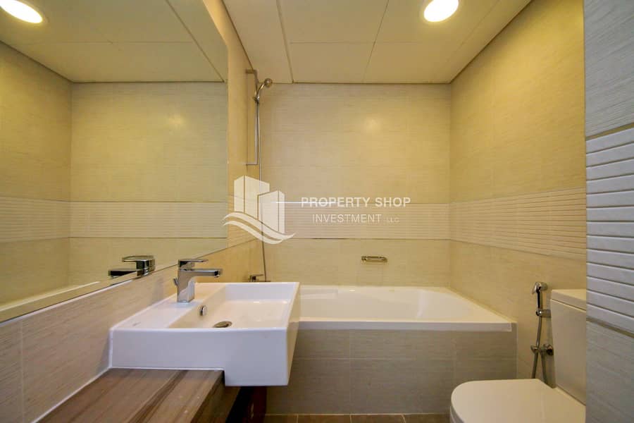 9 1-bedroom-apartment-al-reem-island-shams-abu-dhabi-gate-tower-1-bathroom. JPG