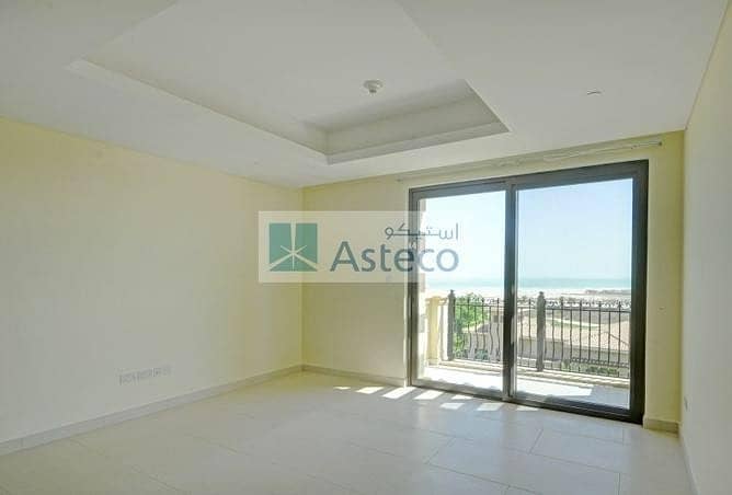 Spacious Studio w/ Full Sea View & Balcony