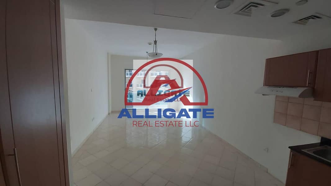 | SPECIOUS LAYOUT | WITH PARKING | POOL VIEW | | SPECIOUS LAYOUT | WITH PARKING | POOL VIEW |