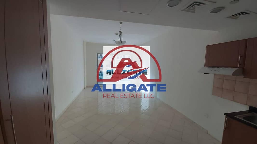 | SPECIOUS LAYOUT | WITH PARKING | POOL VIEW | | SPECIOUS LAYOUT | WITH PARKING | POOL VIEW |