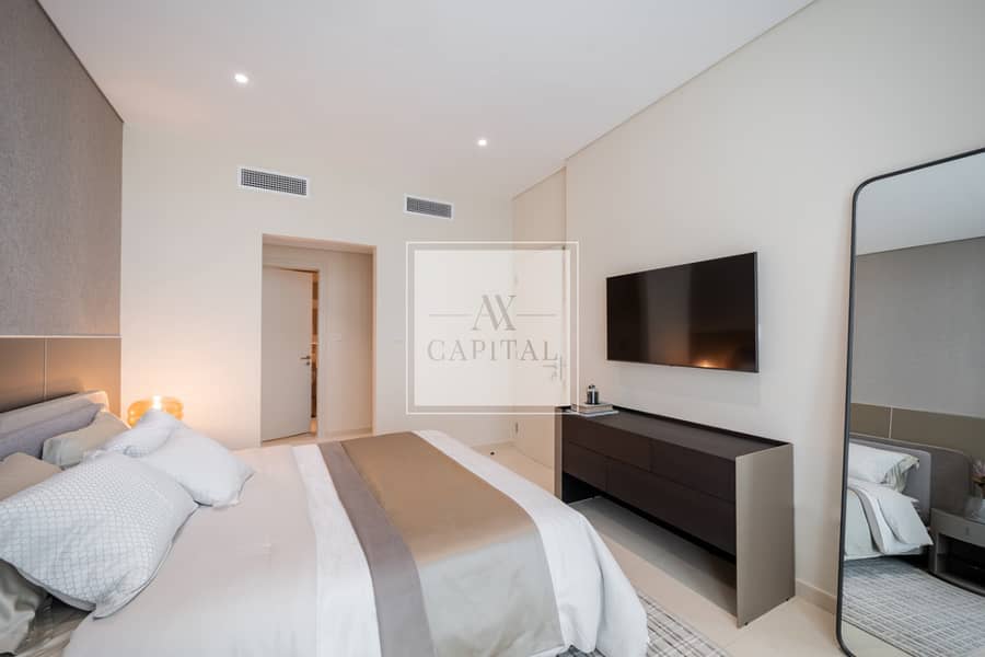 Fully Upgraded | Sea View | Furnished | Luxurious - Image 12