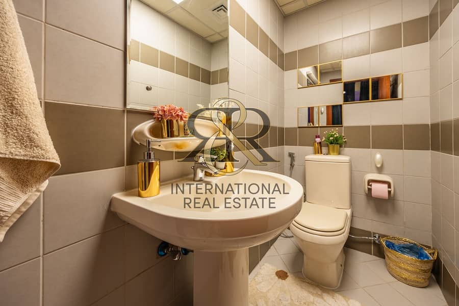12 0R9A6189-HDR. jpg