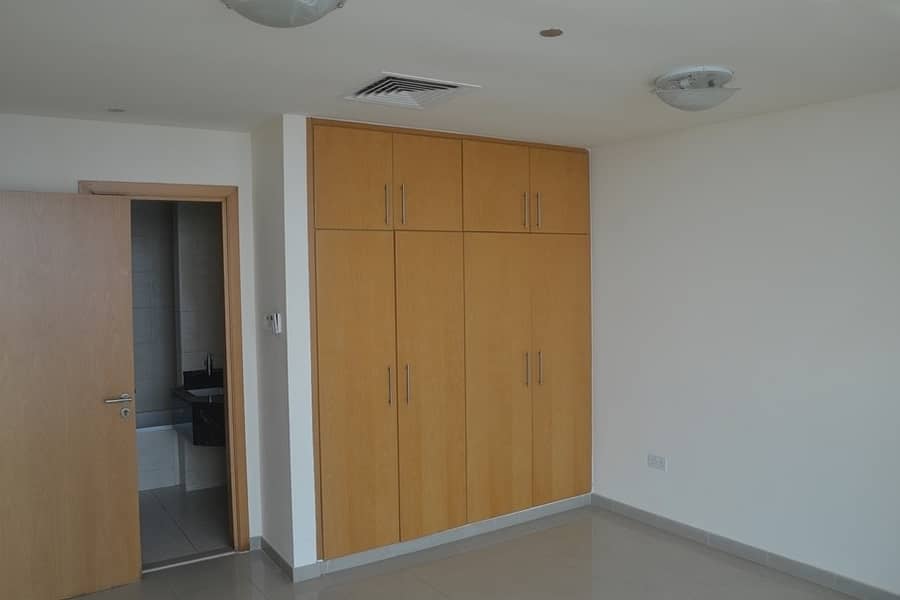 7 Amazing One Bedroom Apartment with Fabulous Water View for Rent in Julphar Tower - Ras Al Khaimah