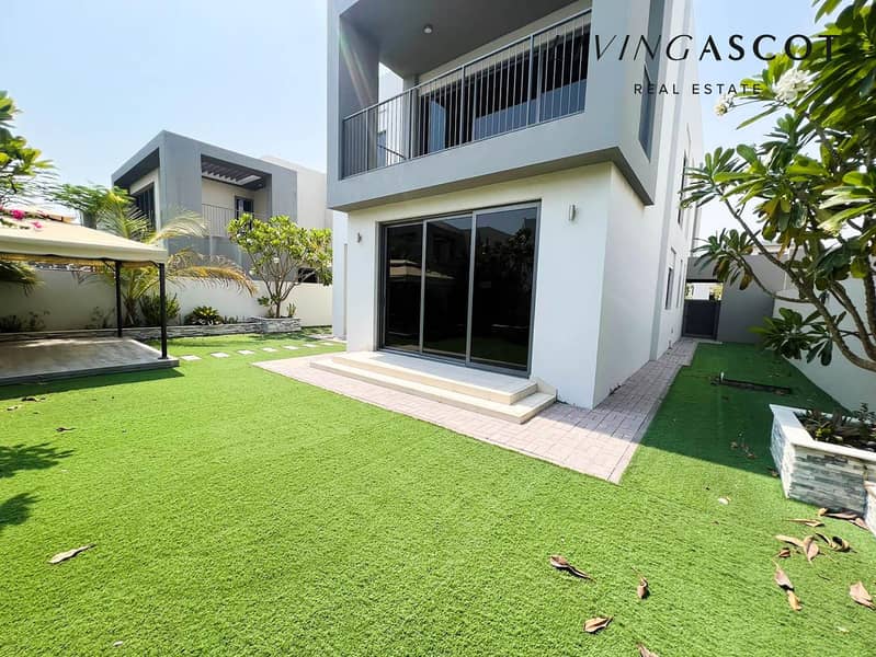 Landscaped Garden|Close to pool and park