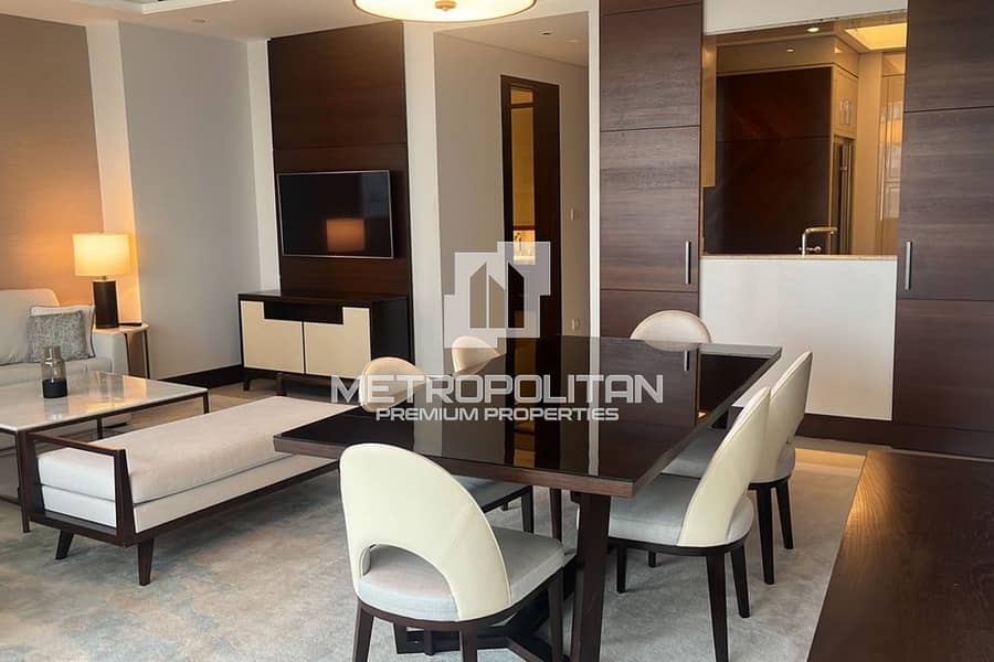 Extravagant | Middle Unit | Vacant | High Floor Extravagant | Middle Unit | Vacant | High Floor