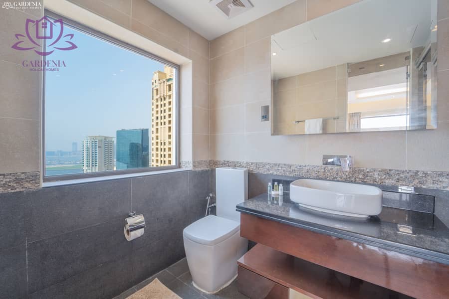 43 Bathroom 1 1. jpg