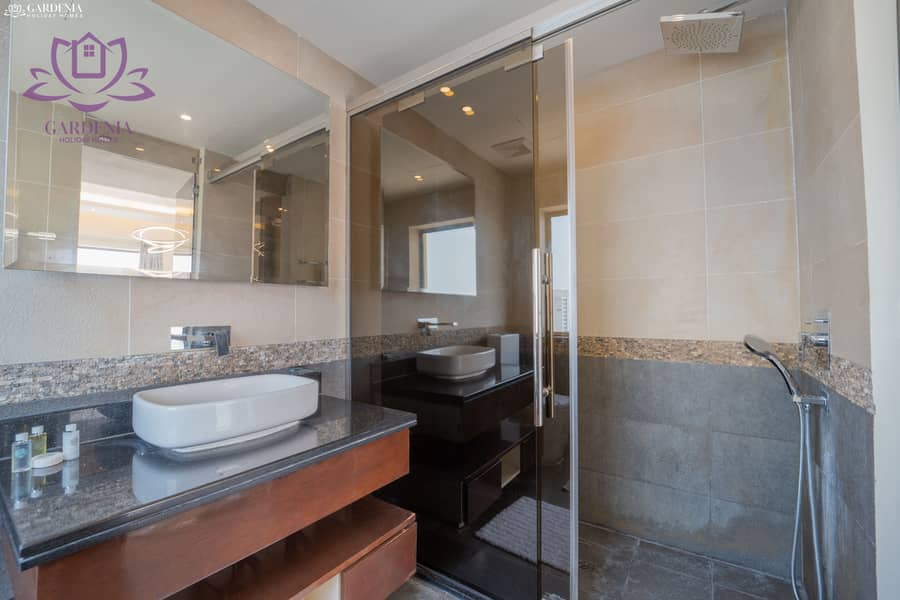 41 Bathroom 1 2. jpg