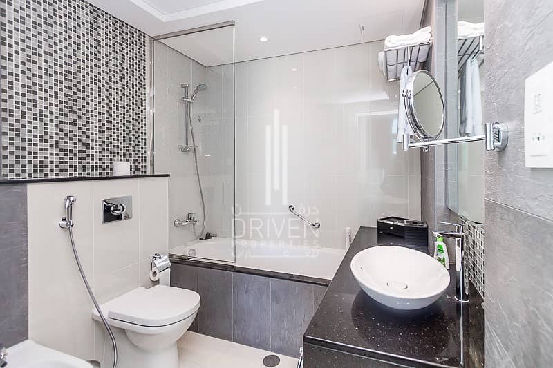 5 Luxurious 2 BR Apt. | High Floor | Canal