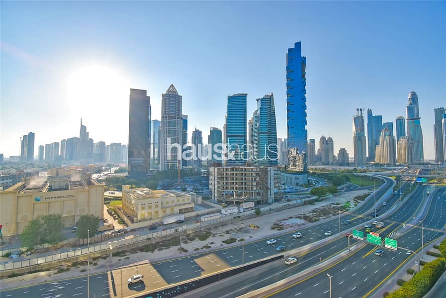 Immaculate Apartment | High Floor | Skyline Immaculate Apartment | High Floor | Skyline