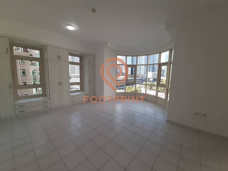Bright and Spacious - Semi Close Kitchen -Chiller Free Bright and Spacious - Semi Close Kitchen -Chiller Free
