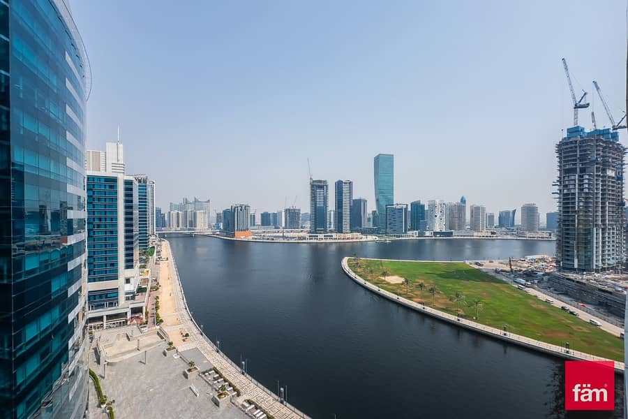 位于商业湾，达马克海湾之畔大厦 1 卧室的公寓 110000 AED - 9236454