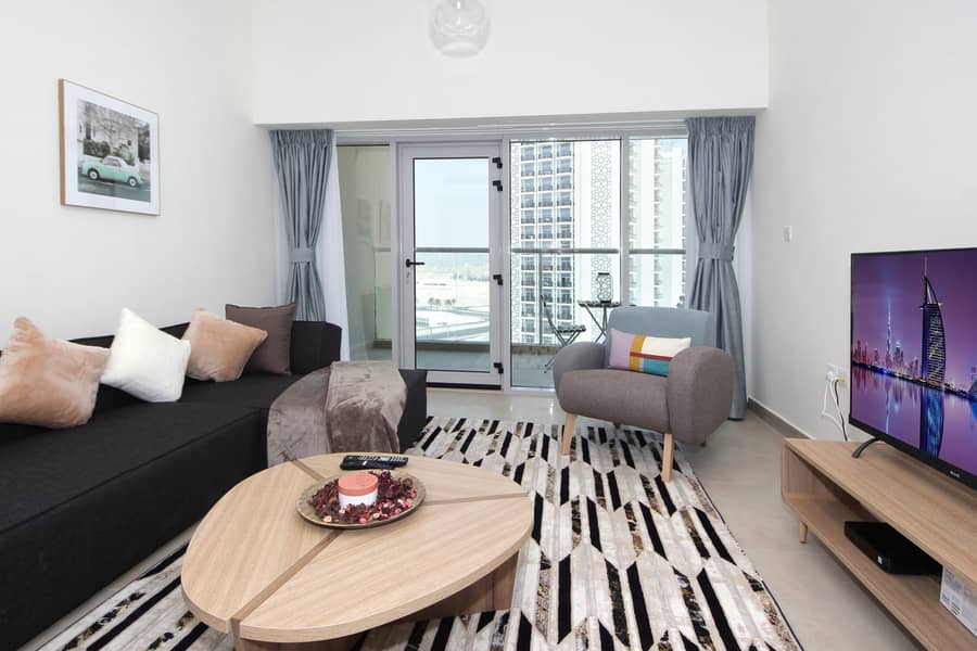4 Living Room 3. JPG