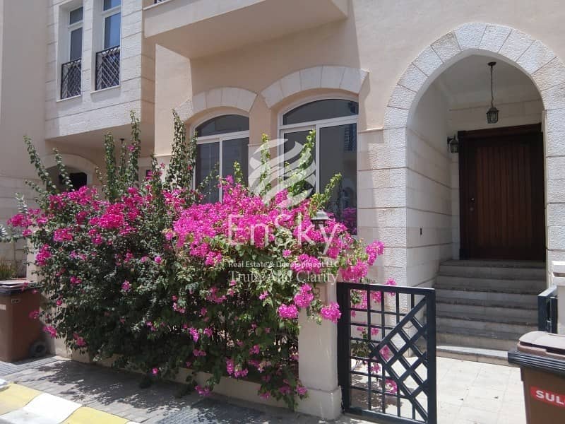 Fully furnished 5 Bedroom Villa with Title Deed Available!