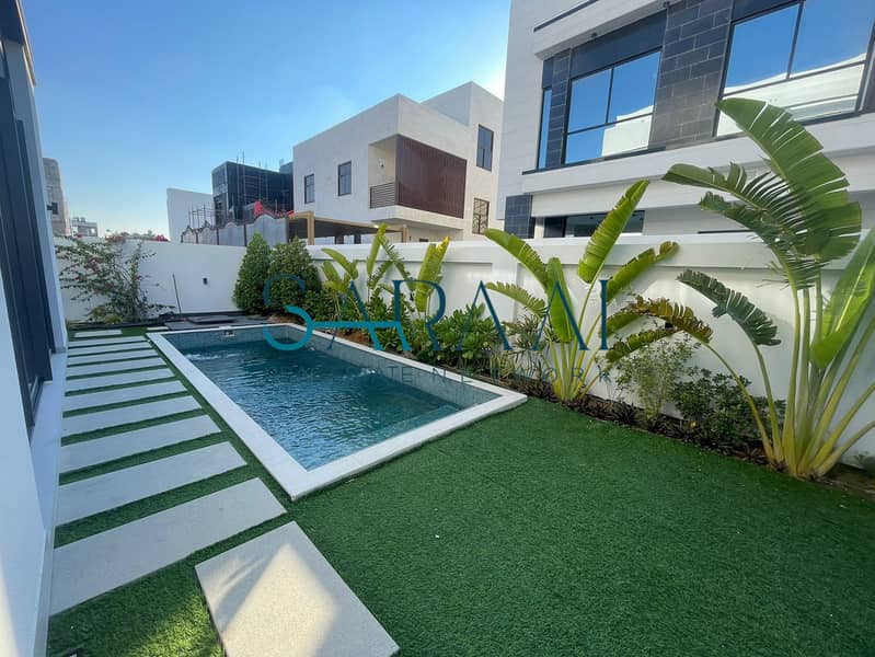 Lavish | Double Row and Middle Unit | Private Pool