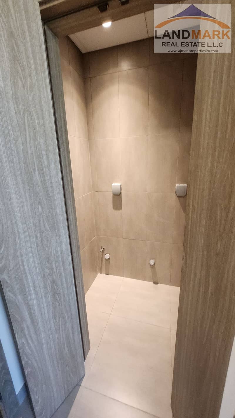 22 1000636830. jpg