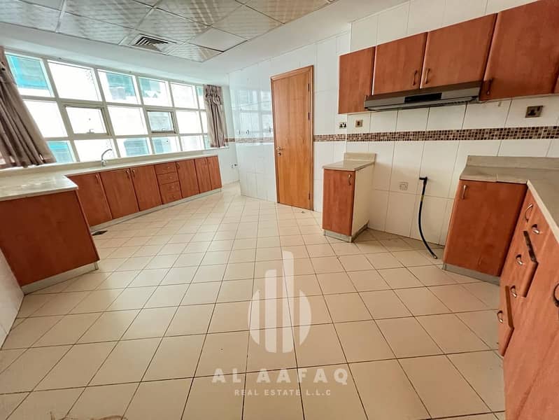 Spacious 3BHK All Master Bedrooms Maidroom and Storeroom CHILLER