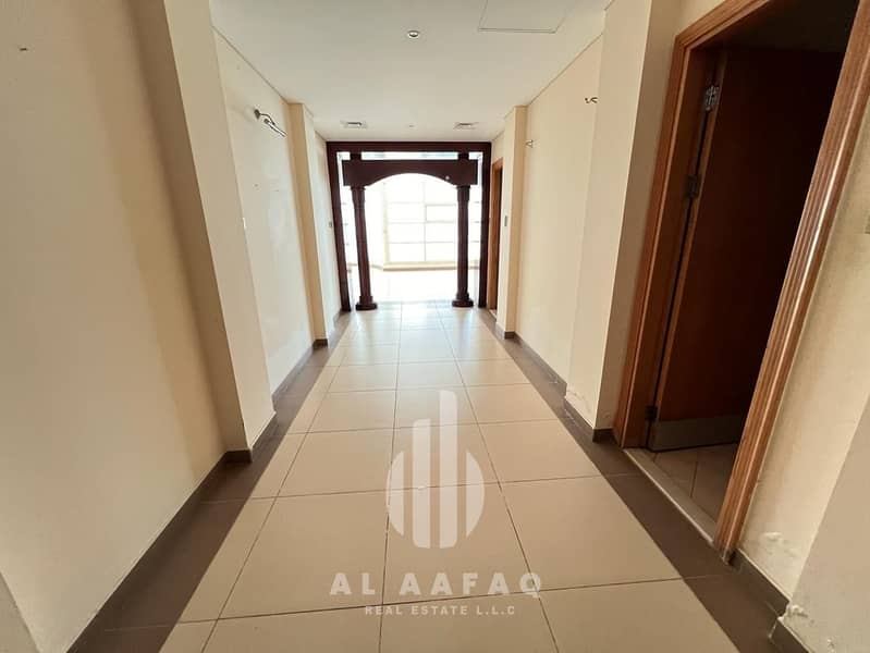 Spacious 3BHK All Master Bedrooms Maidroom and Storeroom CHILLER