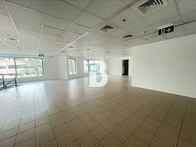 Shop for Rent in Sheikh Zayed Road, Dubai - PRIME LOCATION | SEMI FITTED | HIGH FOOTFALL