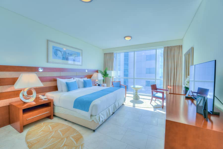 3 3 Bed - King bed 1. jpg