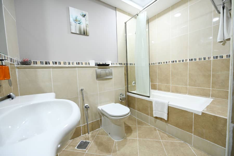 4 Bathroom. jpg