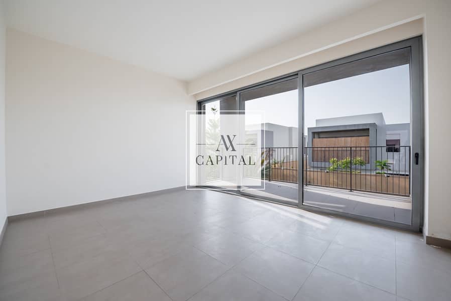 Best Location | Fully Furnished | Upgraded Vacant Best Location | Fully Furnished | Upgraded Vacant