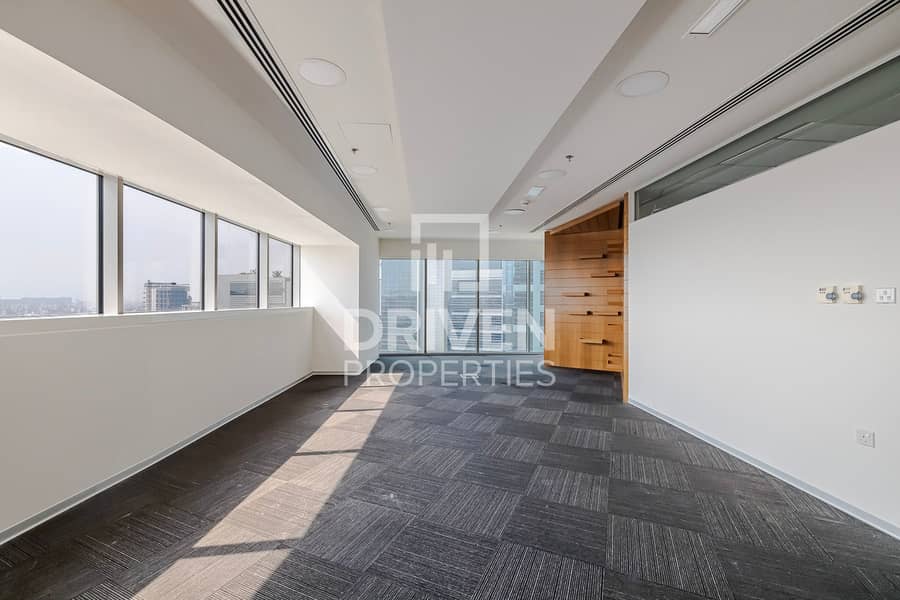 Premium Location | Vacant Office | Near Metro Premium Location | Vacant Office | Near Metro