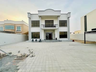Modren 5 Bedroom Villa In Khawaneej 2