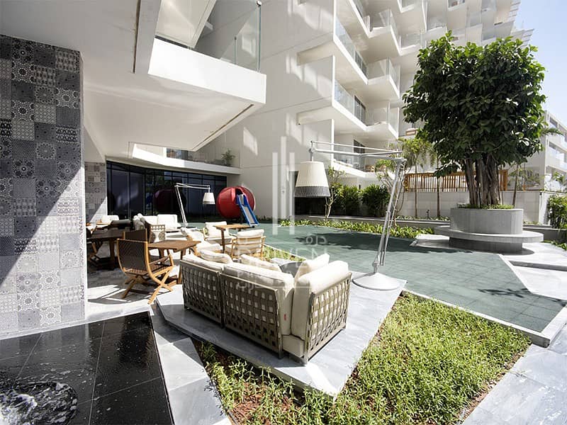 2 Stunning Fully Furnished 2 Bed Apartment