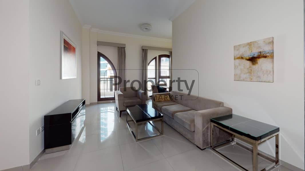 2 Lincoln-Park-B-2E-Living-Room. jpg