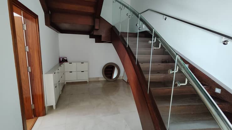 4 stairs. png