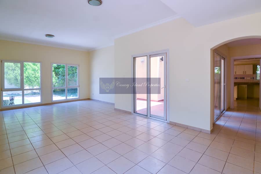 2 Perfect Condition | 4 Bed | Landscaped | Meadows 2