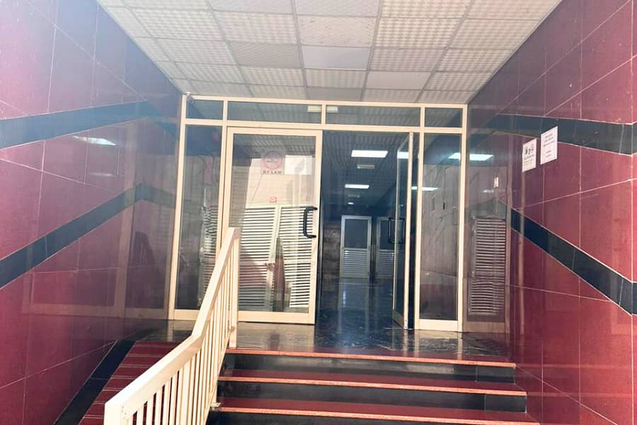 محل تجاري في نايف،ديرة 90000 درهم - 9359176