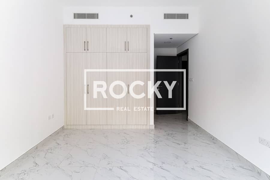 6 AAA - Apartment (10 of 11). jpg