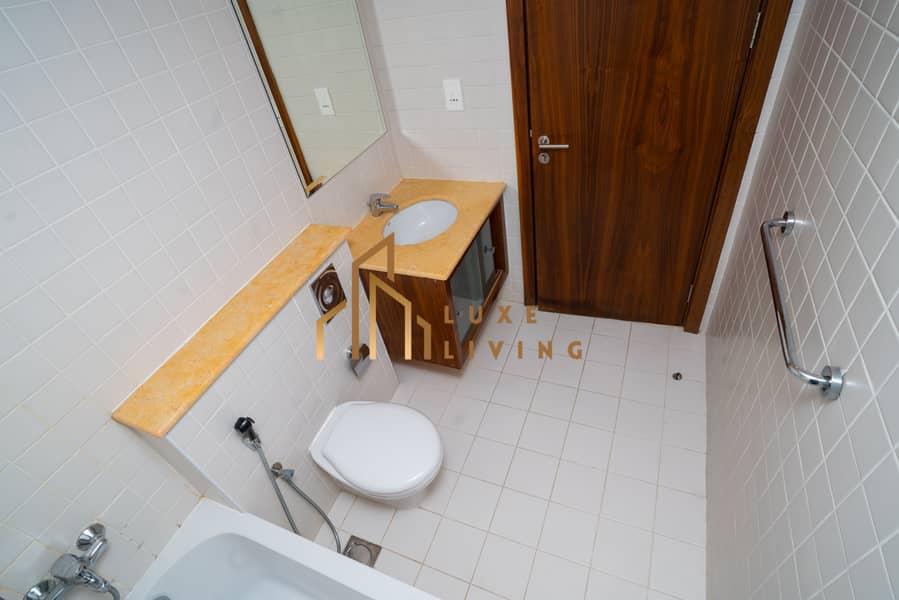 28 BIN02161. jpg