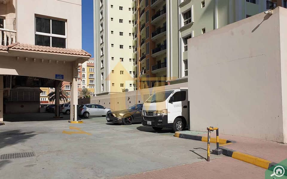 5 Riviera-Residence-Parking-20210115-2. jpg