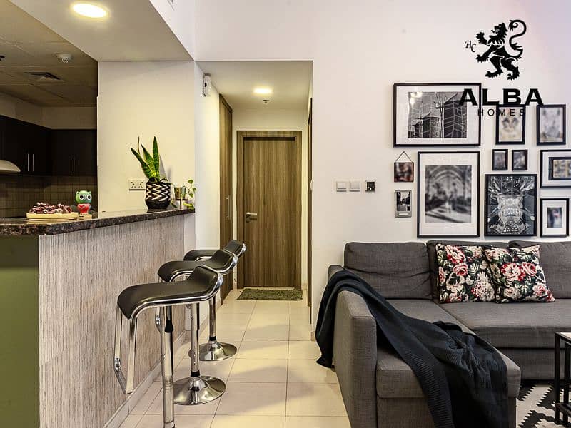2 4- living room. jpg