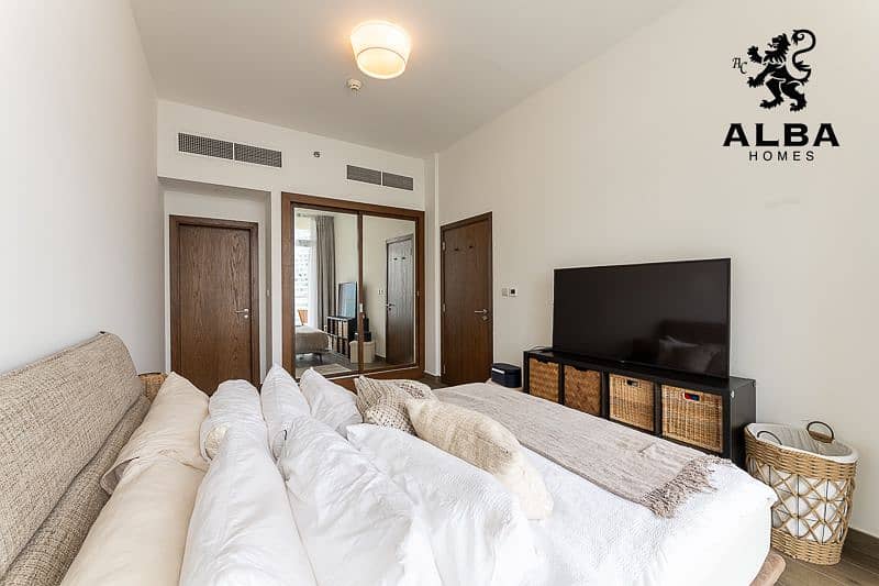 9 FURNISHED 1BR APARTMENT FOR SALE IN JUMEIRAH VILLAGE CIRCLE (8). jpg