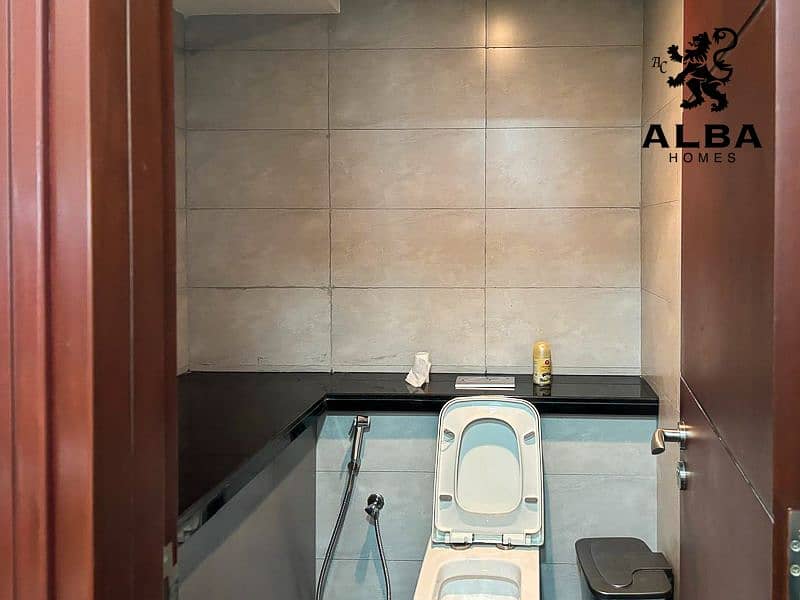 41 OFFICE FOR SALE IN JUMEIRAH LAKE TOWERS JLT (7). jpg