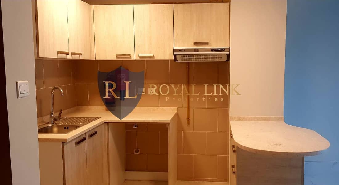 3 Kitchen. jpg
