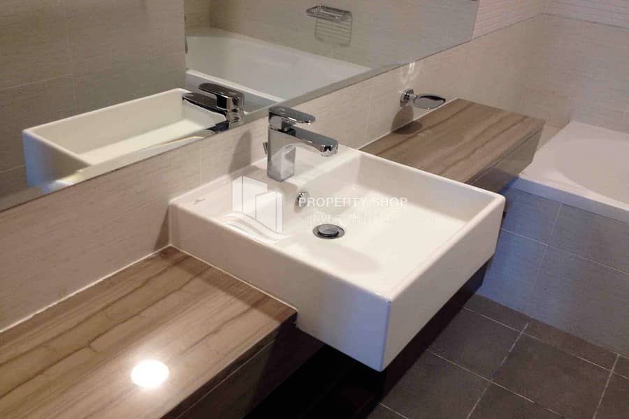 4 1-bedroom-apartement-al-reem-island-shams-abu-dhabi-gate-tower-1-bathroom. JPG