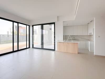 VACANT UNIT | READY TO MOVE | CORNER END