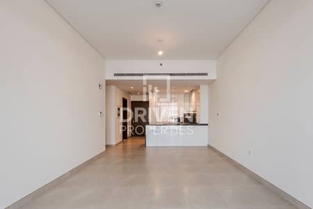 Luxury Living Apartment | Corner | Canal view