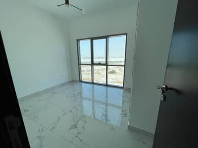 Vacant / Unfurnished / Balcony / Bright