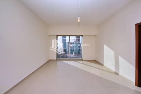 阿尔雷姆岛， 阿布扎比 1 卧室公寓待售 - 1-bedroom-apartment-al-reem-island-shams-abu-dhabi-gate-tower-1-living-area. JPG