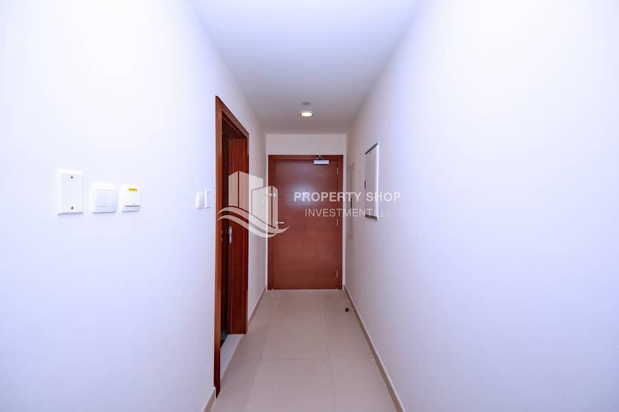 5 1-bedroom-apartment-al-reem-island-shams-abu-dhabi-gate-tower-1-foyer. JPG