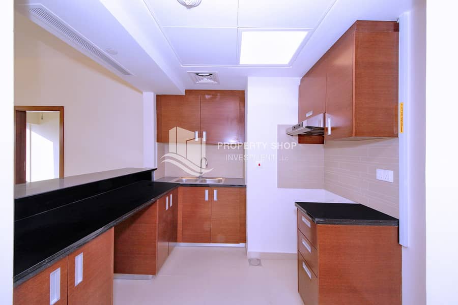 6 1-bedroom-apartment-al-reem-island-shams-abu-dhabi-gate-tower-1-kitchen. JPG