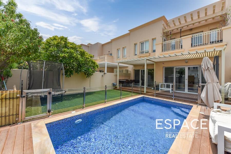Renovated Type 2M | Private Pool | Near DBS | VOT Renovated Type 2M | Private Pool | Near DBS | VOT