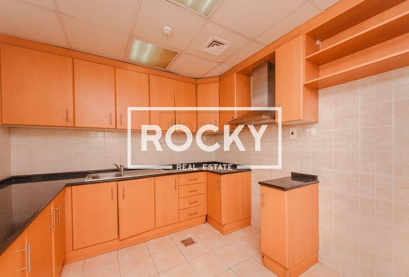6 Stunning 1 B/R in CBD!  Refurbished with Balcony | International City