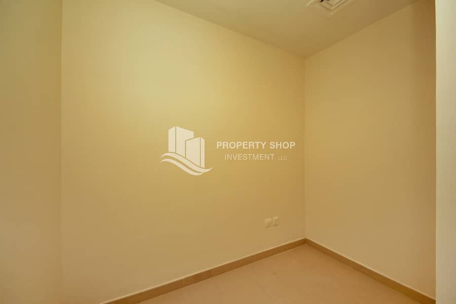8 1-bedroom-apartment-al-reem-island-shams-abu-dhabi-gate-tower-1-study-area. JPG